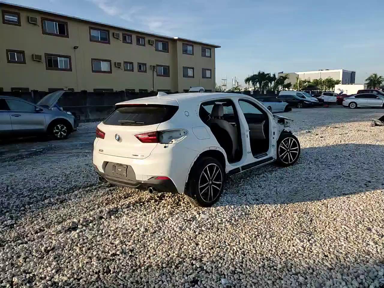 Фото: WBXYH9C04P5V31617