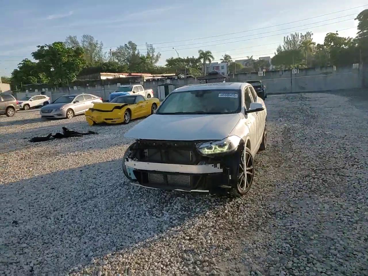 Фото: WBXYH9C04P5V31617