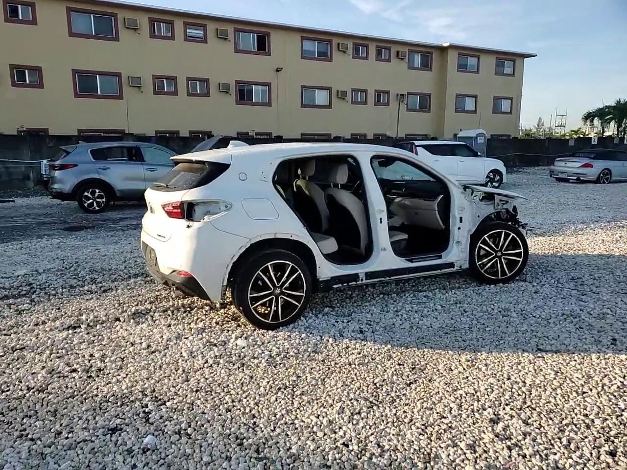 Фото: WBXYH9C04P5V31617