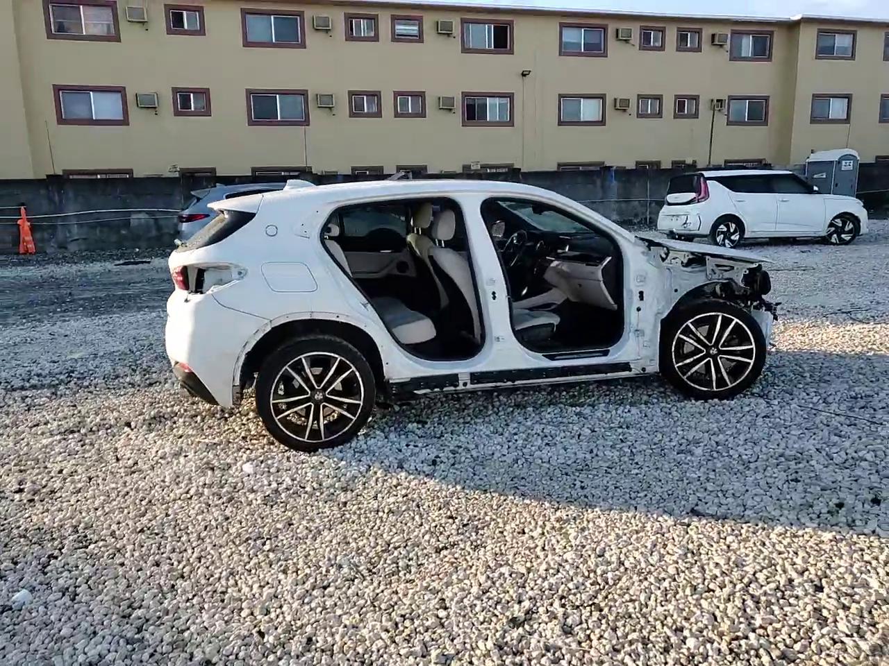 Фото: WBXYH9C04P5V31617