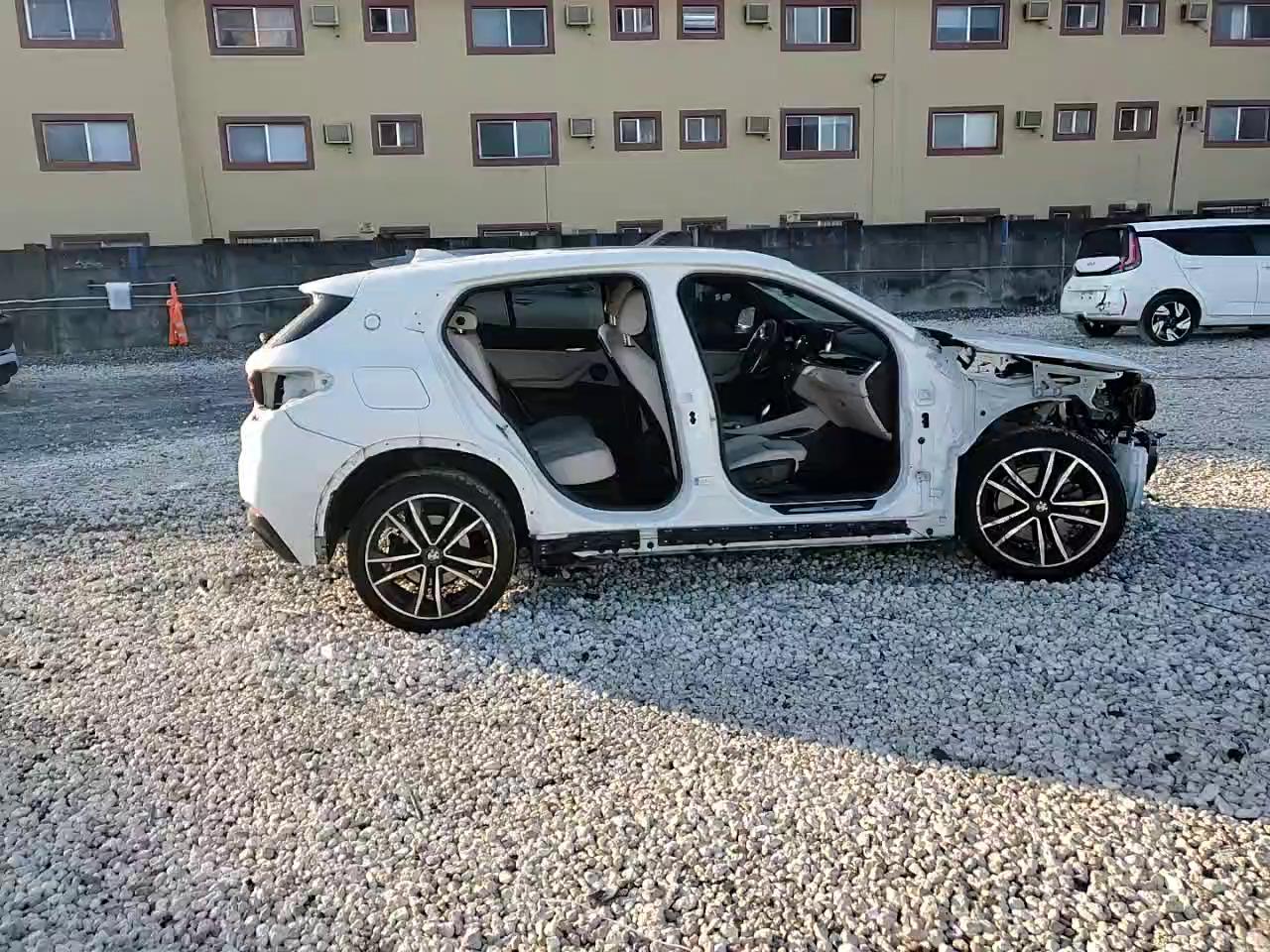 Фото: WBXYH9C04P5V31617