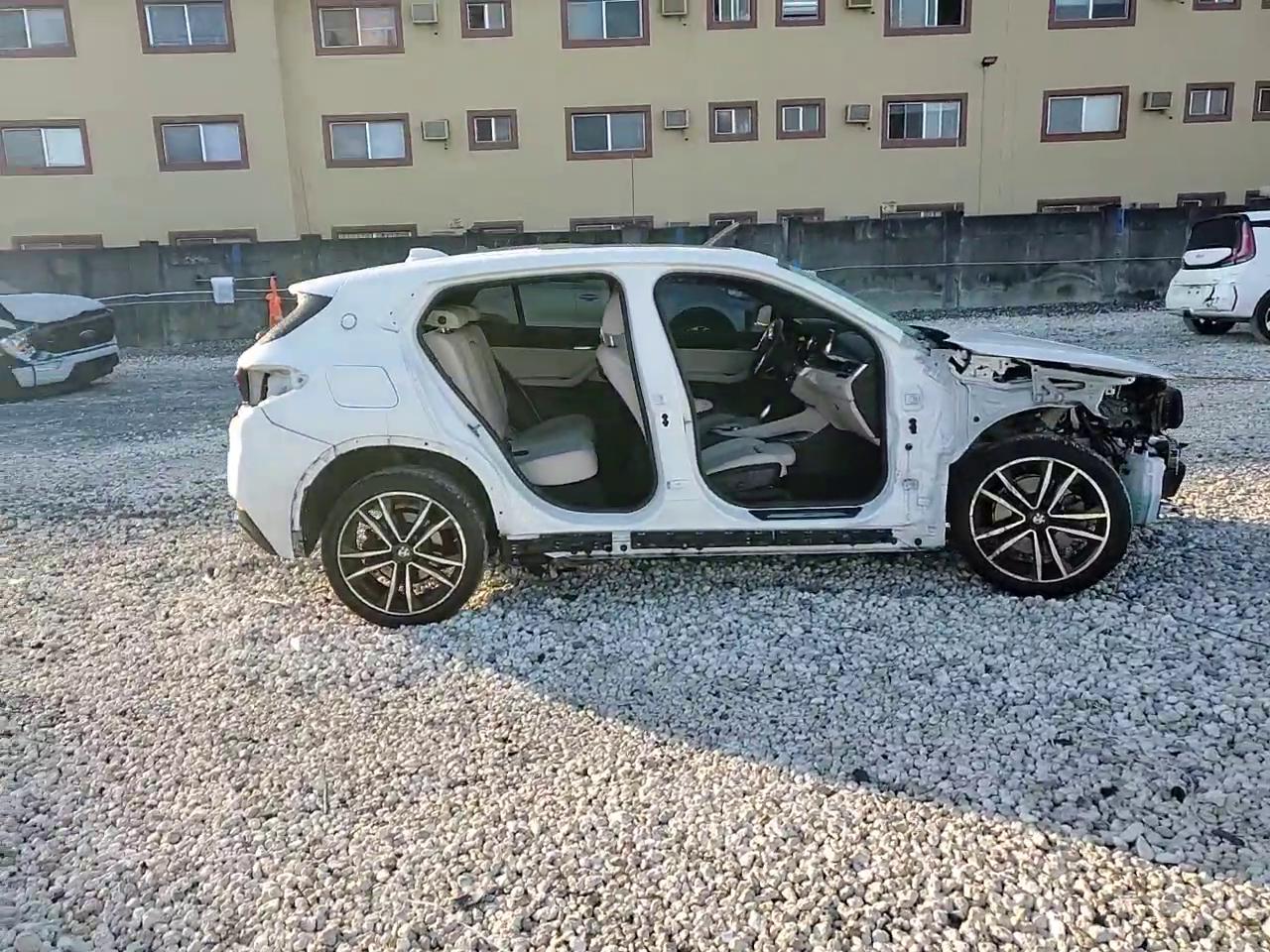 Фото: WBXYH9C04P5V31617