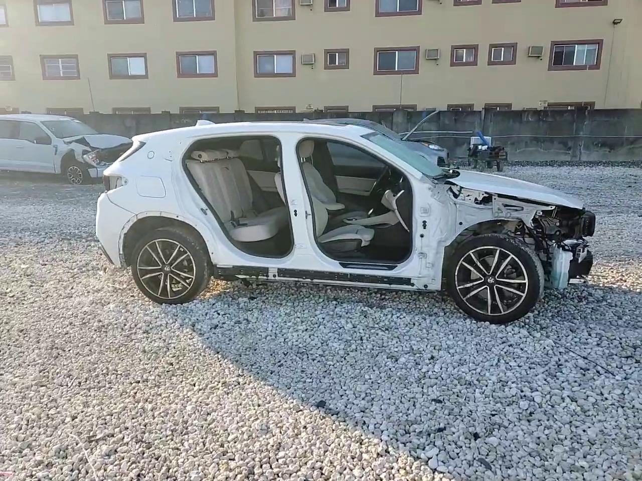 Фото: WBXYH9C04P5V31617