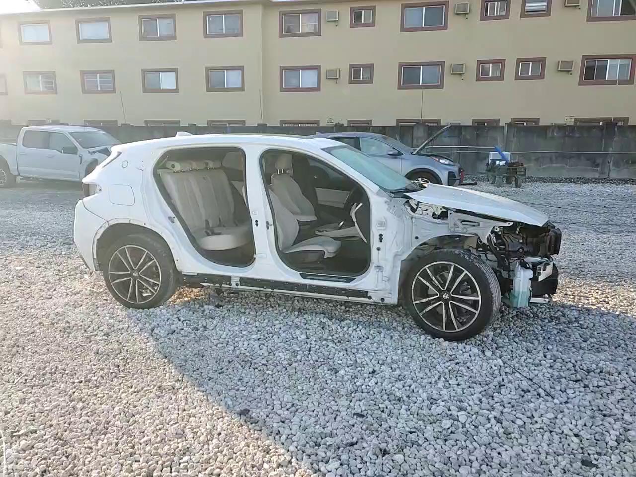 Фото: WBXYH9C04P5V31617