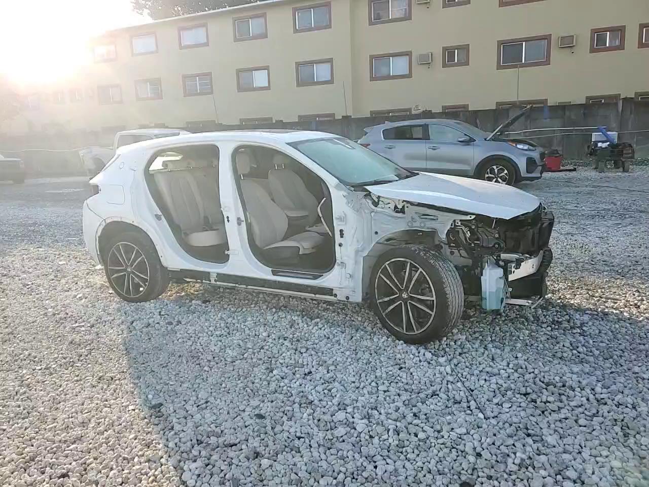 Фото: WBXYH9C04P5V31617