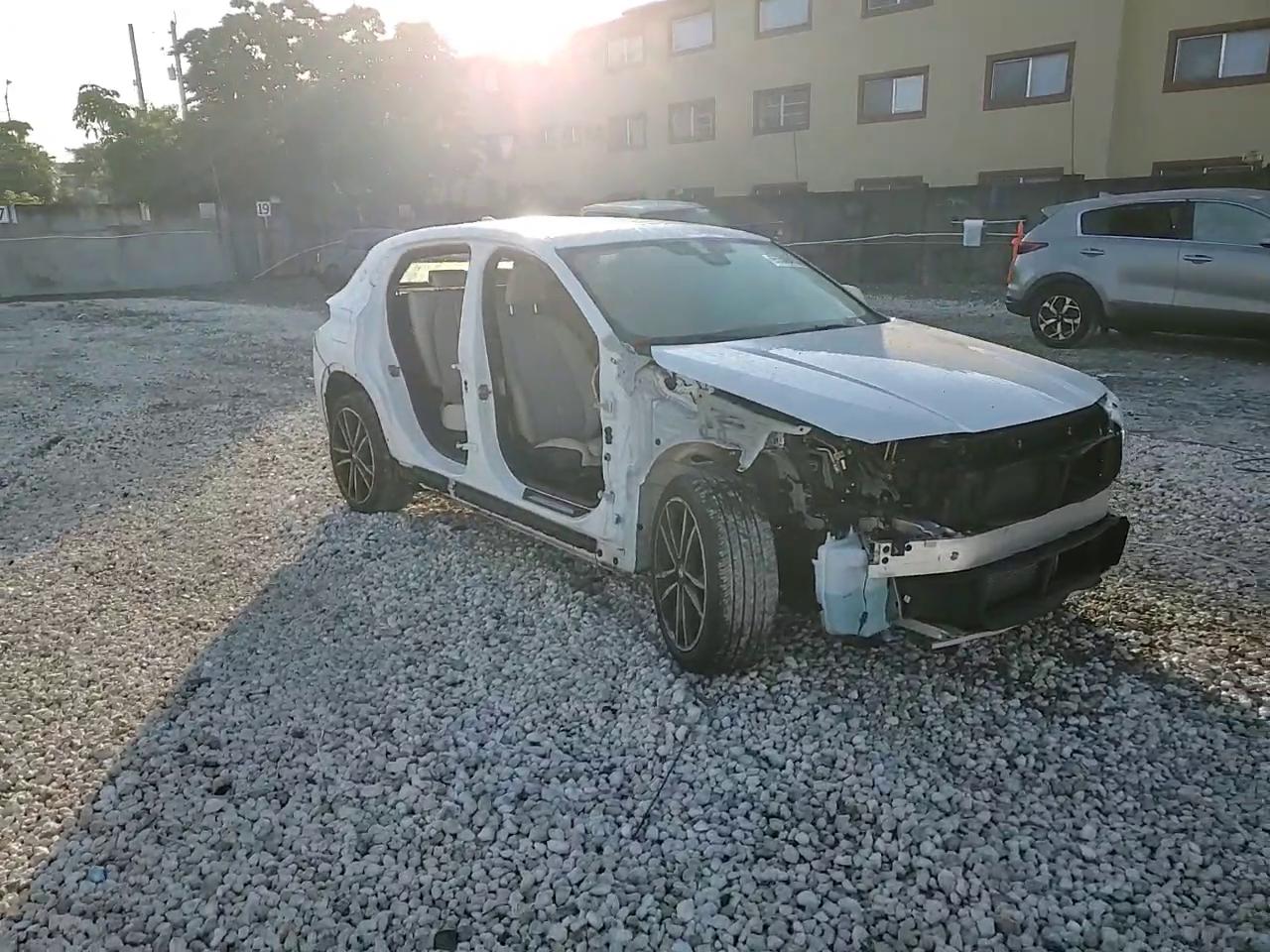 Фото: WBXYH9C04P5V31617