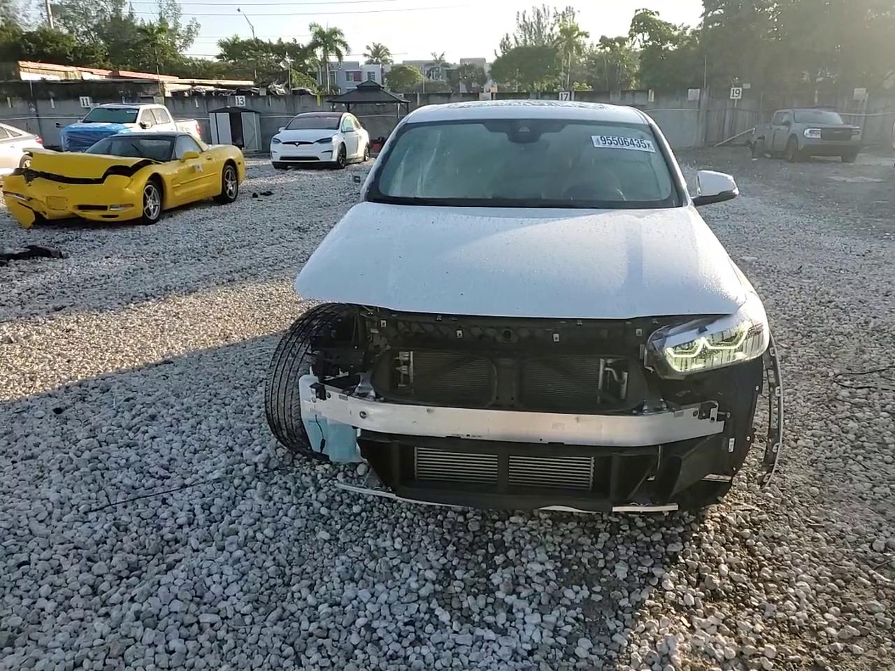 Фото: WBXYH9C04P5V31617