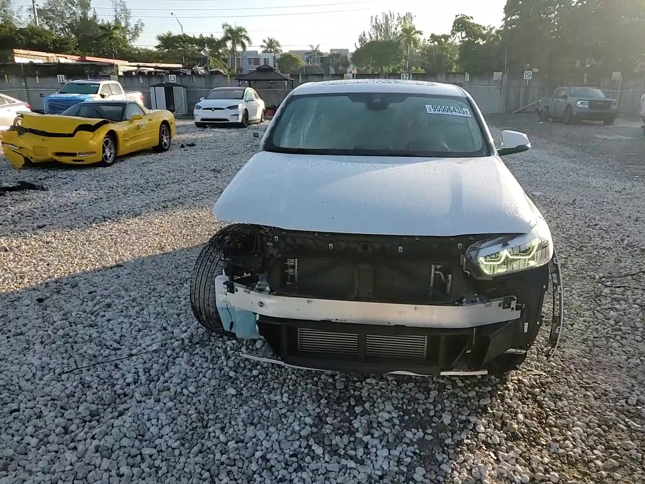 Фото: WBXYH9C04P5V31617