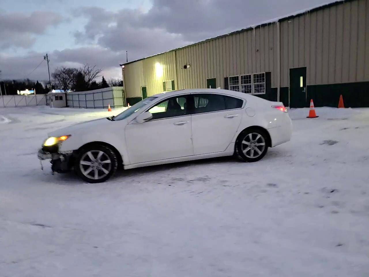 Фото: 19UUA8F24CA009838