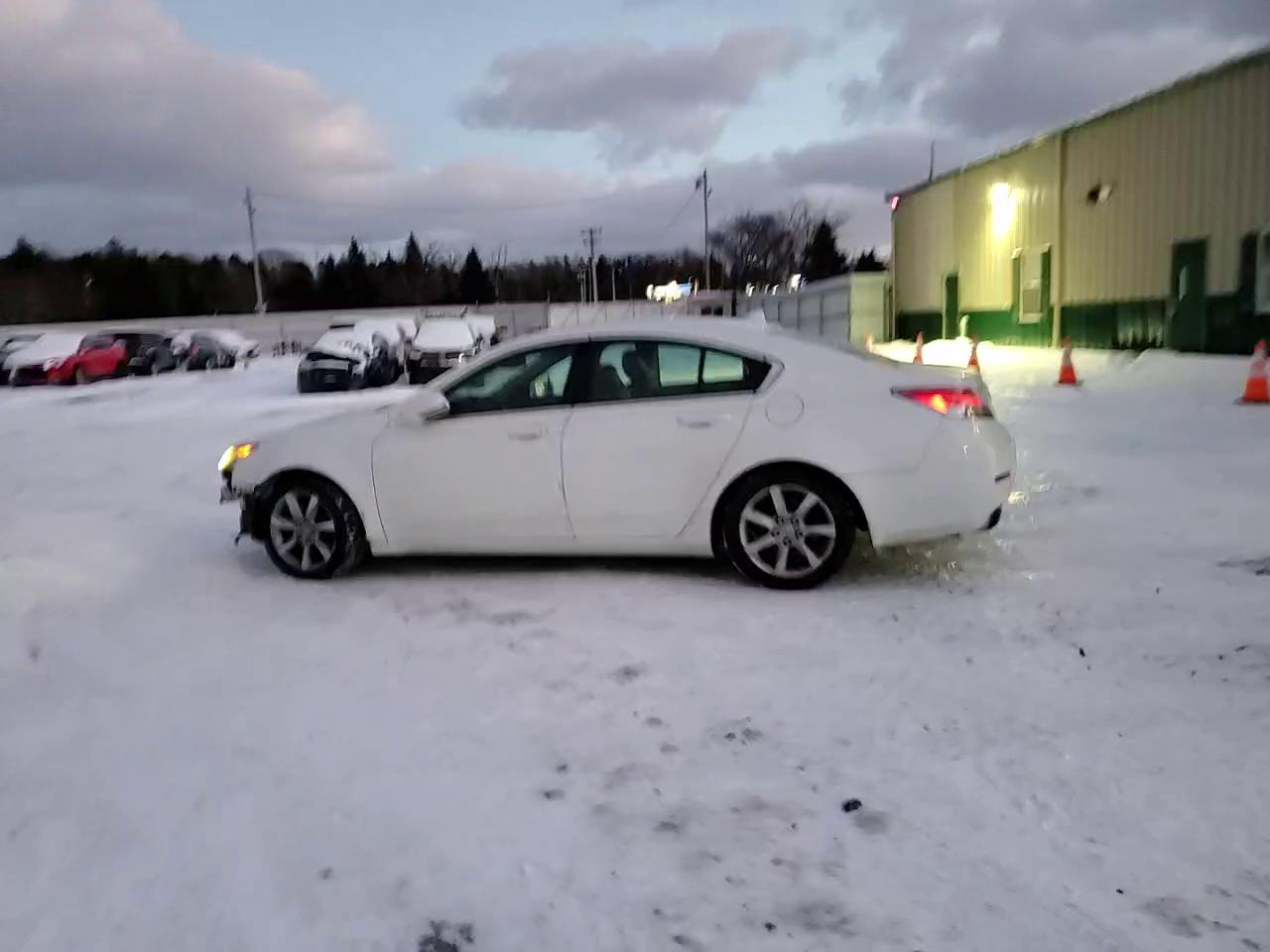 Фото: 19UUA8F24CA009838