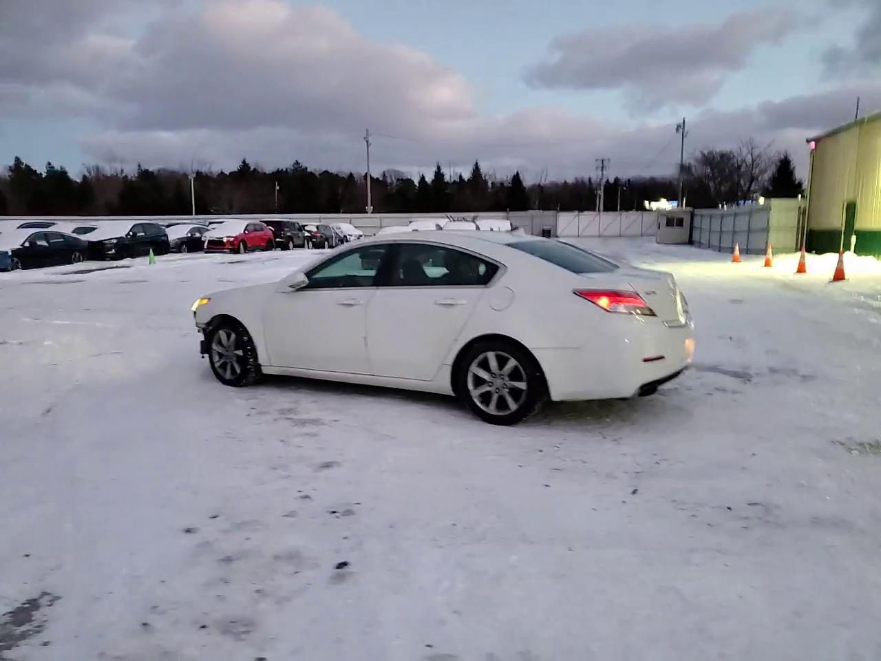 Фото: 19UUA8F24CA009838