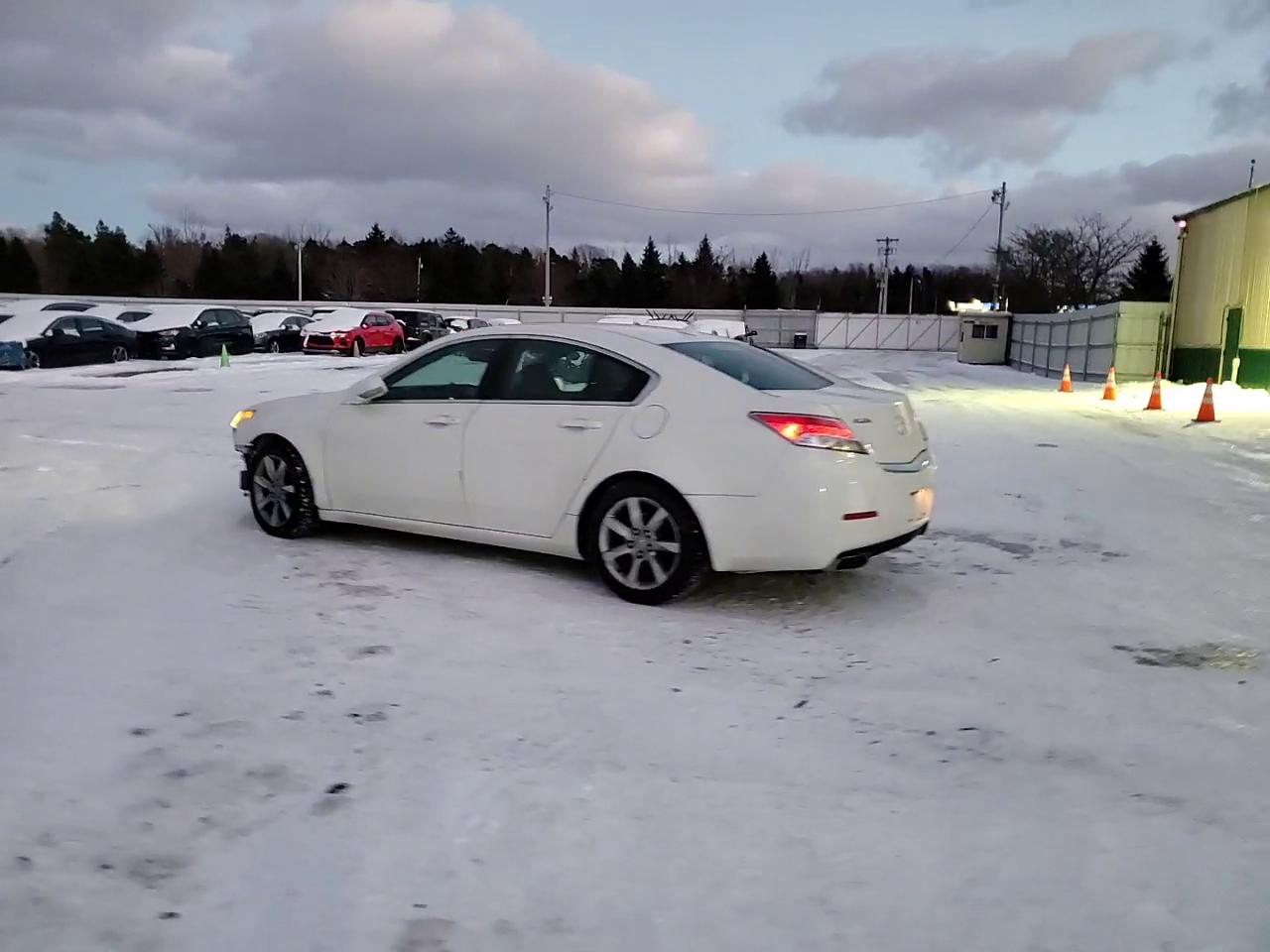 Фото: 19UUA8F24CA009838