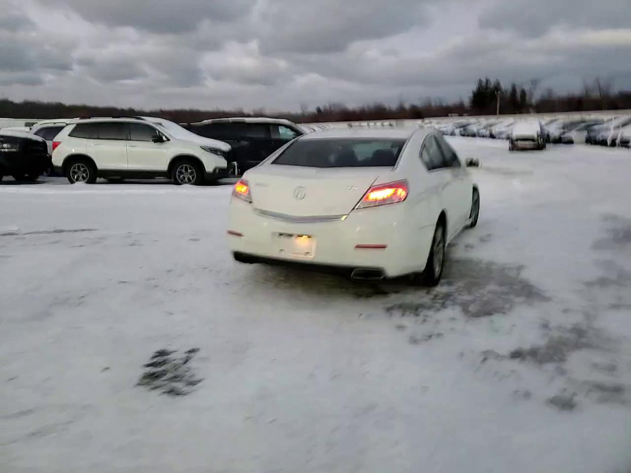 Фото: 19UUA8F24CA009838