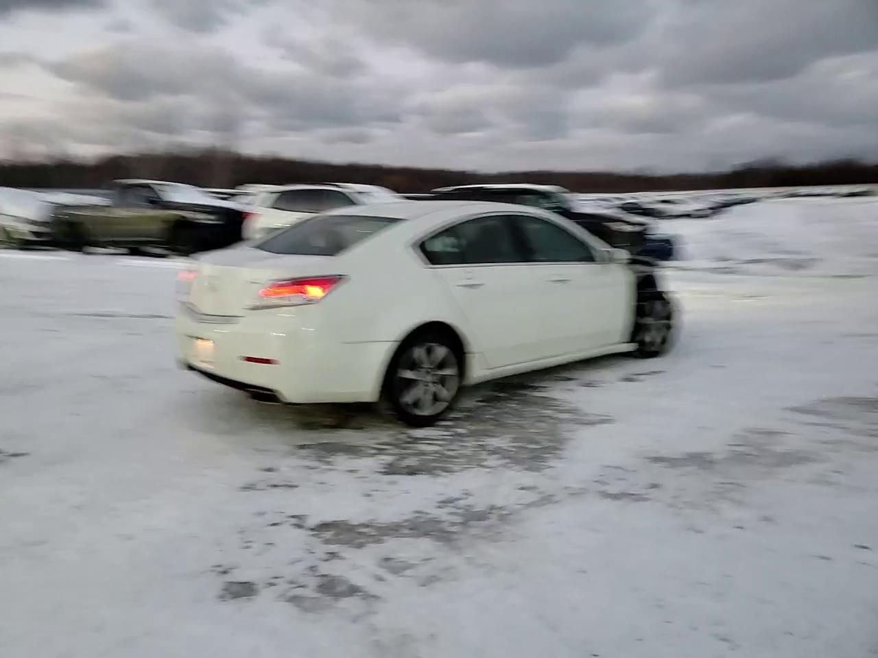 Фото: 19UUA8F24CA009838