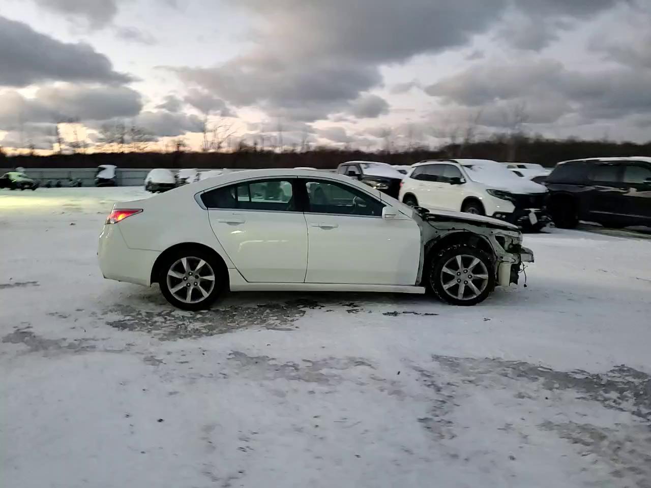 Фото: 19UUA8F24CA009838