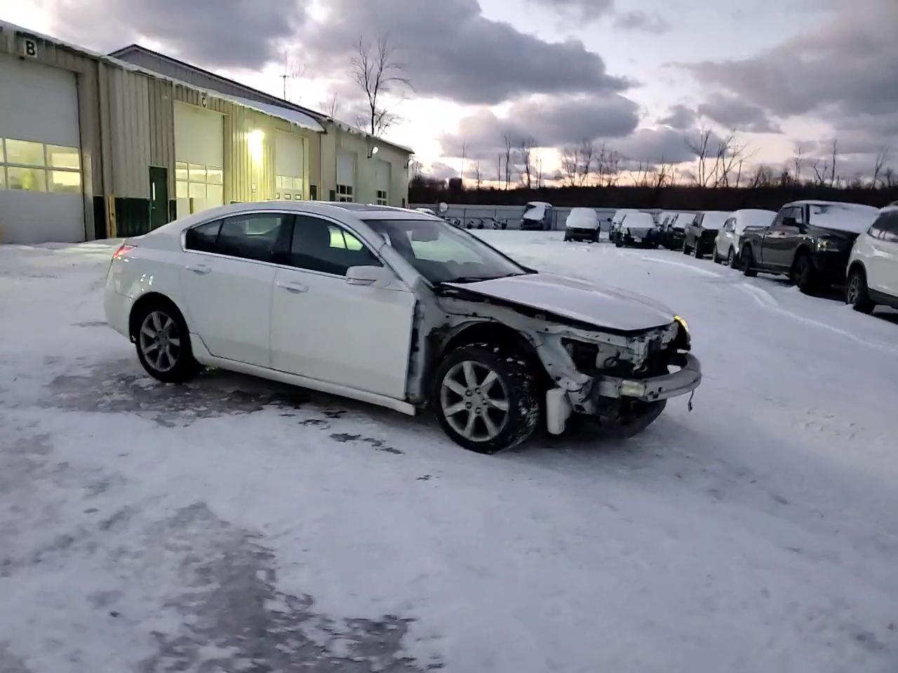 Фото: 19UUA8F24CA009838