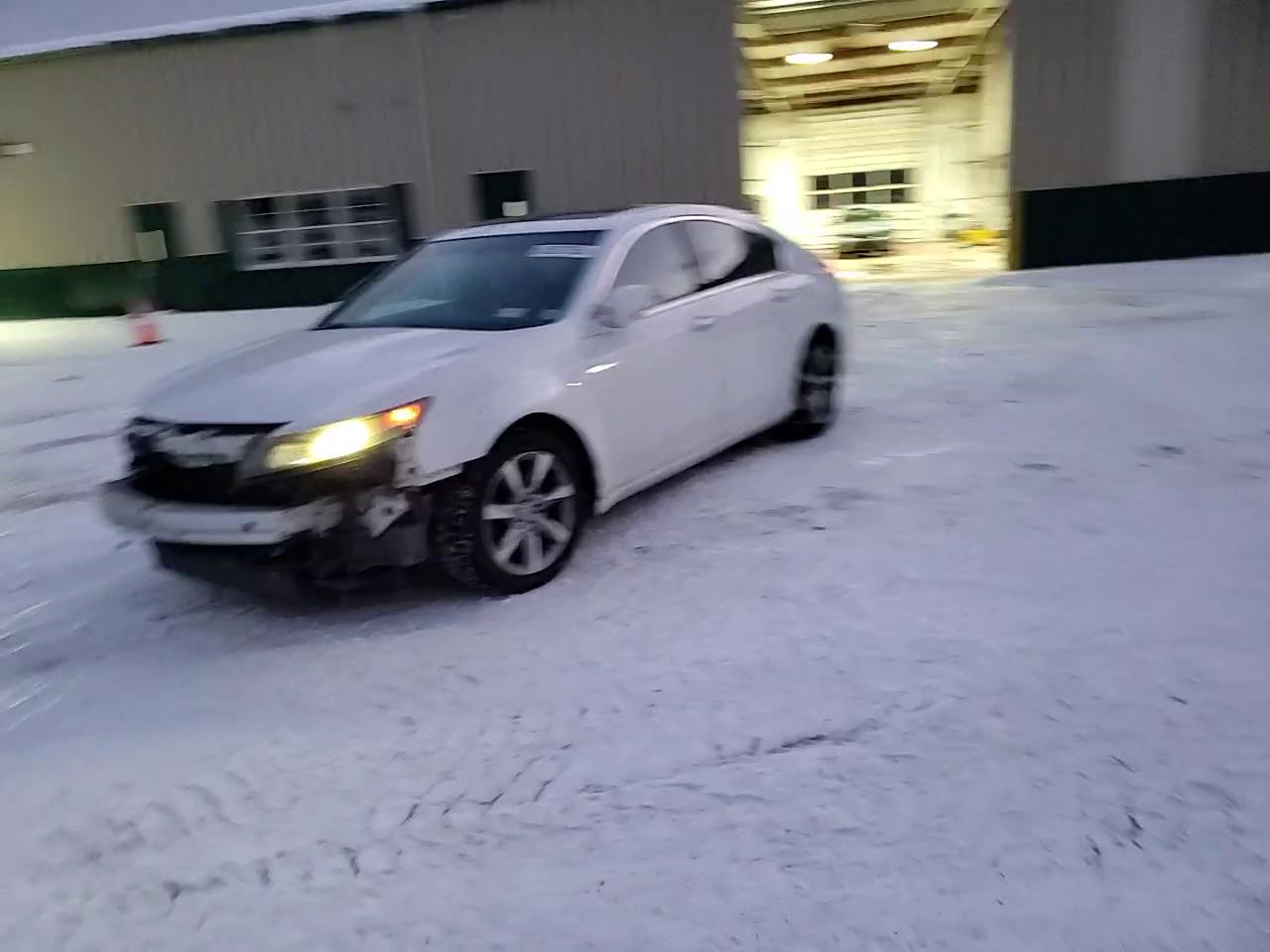 Фото: 19UUA8F24CA009838