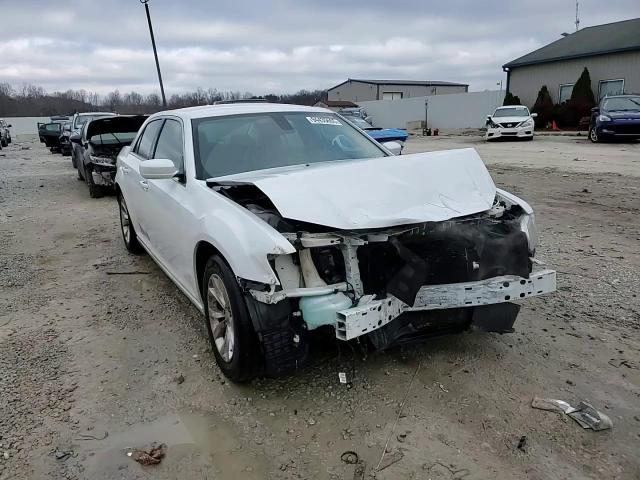 2015 Chrysler 300 Limited VIN: 2C3CCAAG5FH882152 Lot: 94435665