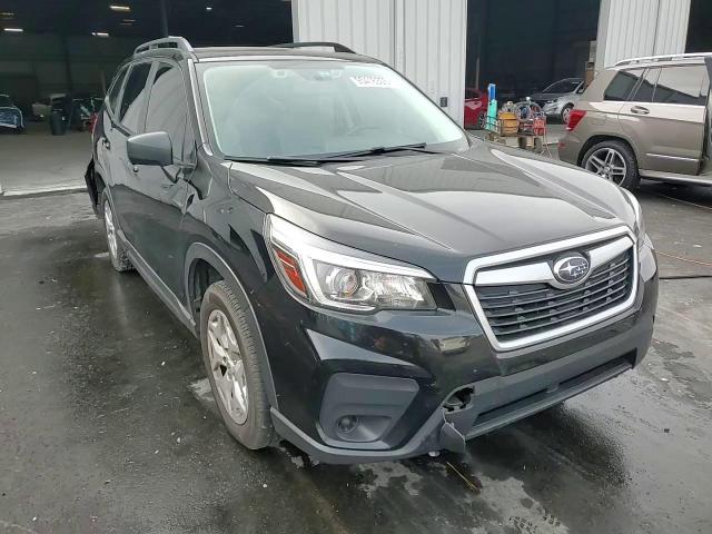 2019 Subaru Forester VIN: JF2SKACC0KH402945 Lot: 95418305