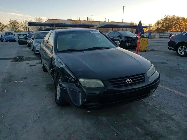 1999 Toyota Camry Le VIN: JT2BF28K6X0182069 Lot: 94368935