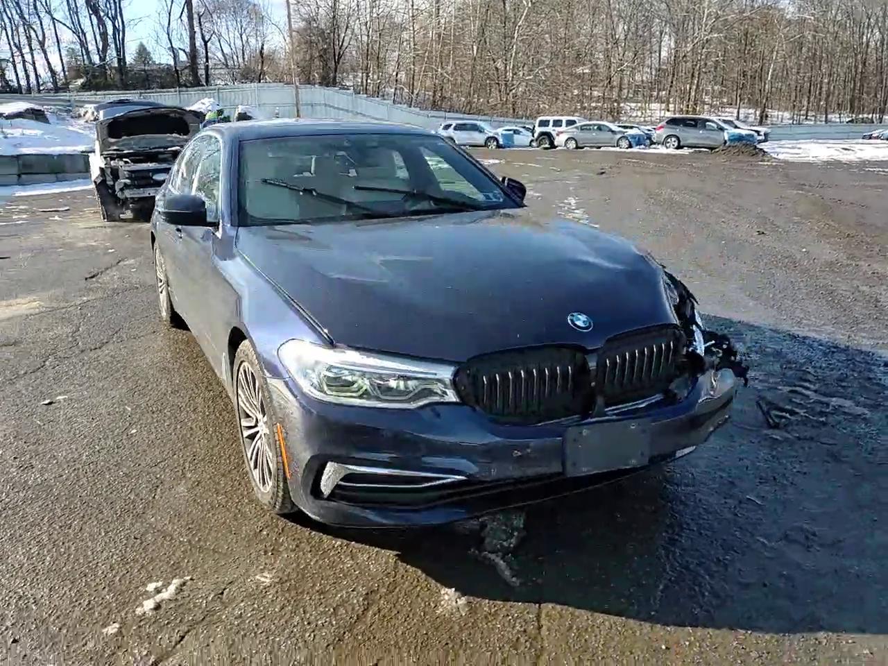 Фото: WBAJA7C50KWC78009