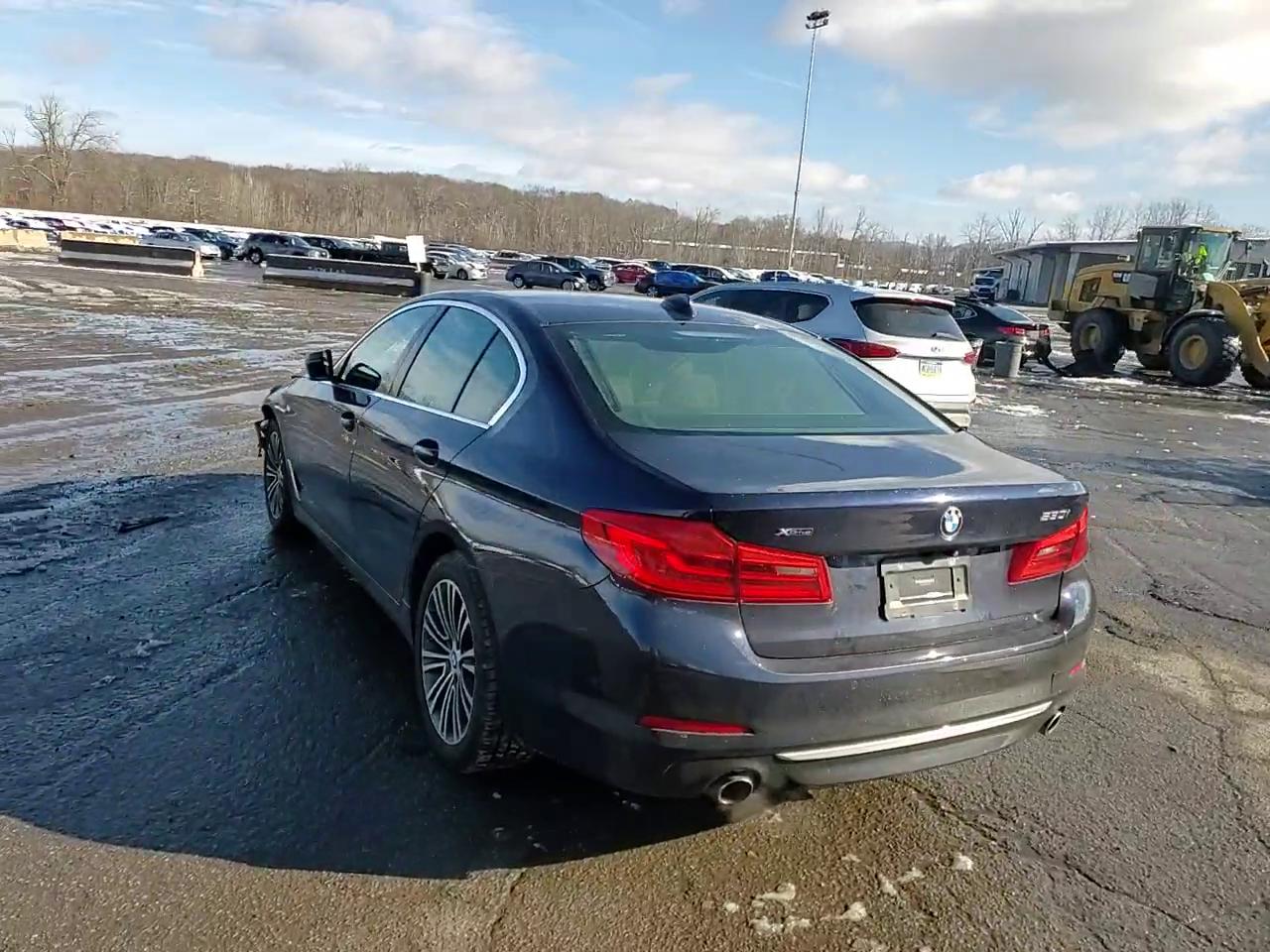 Фото: WBAJA7C50KWC78009