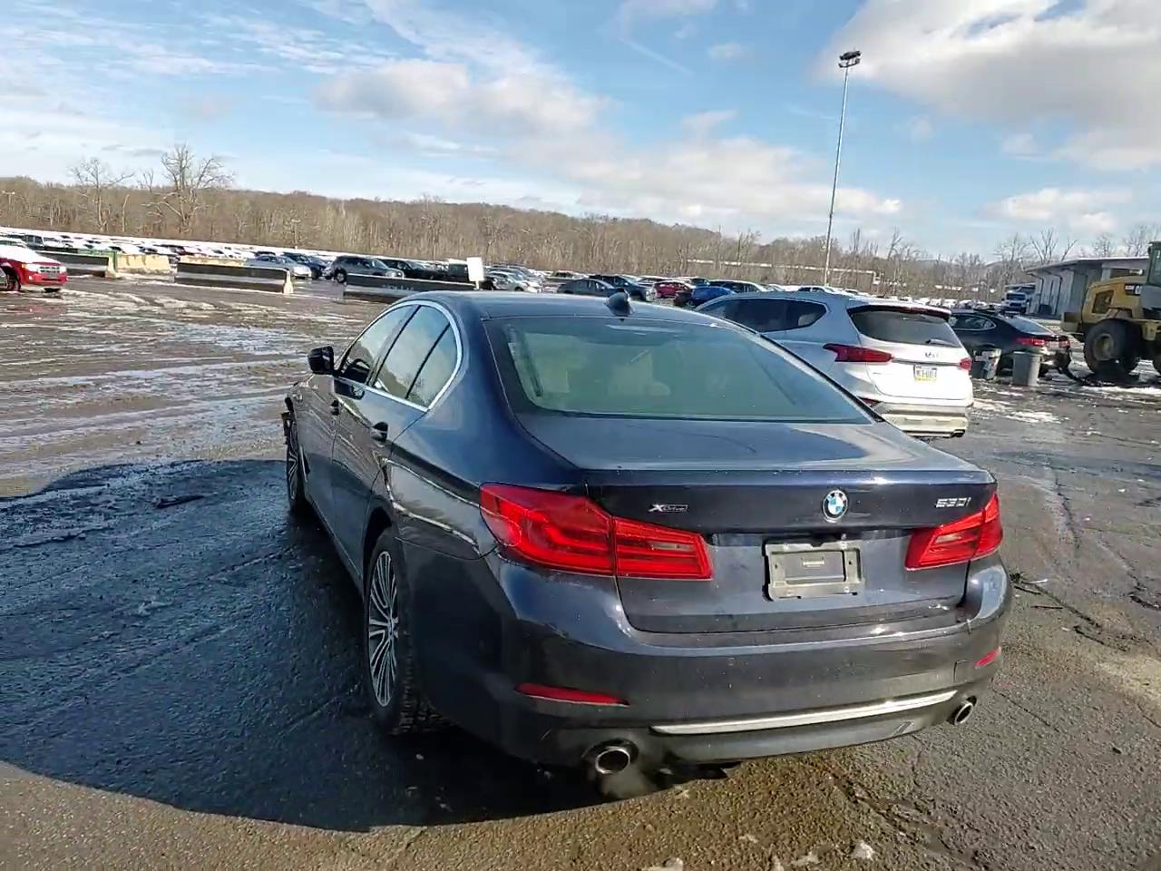 Фото: WBAJA7C50KWC78009