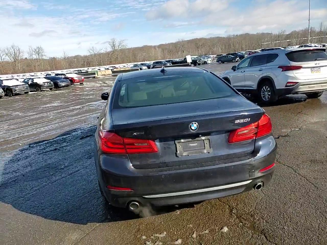 Фото: WBAJA7C50KWC78009