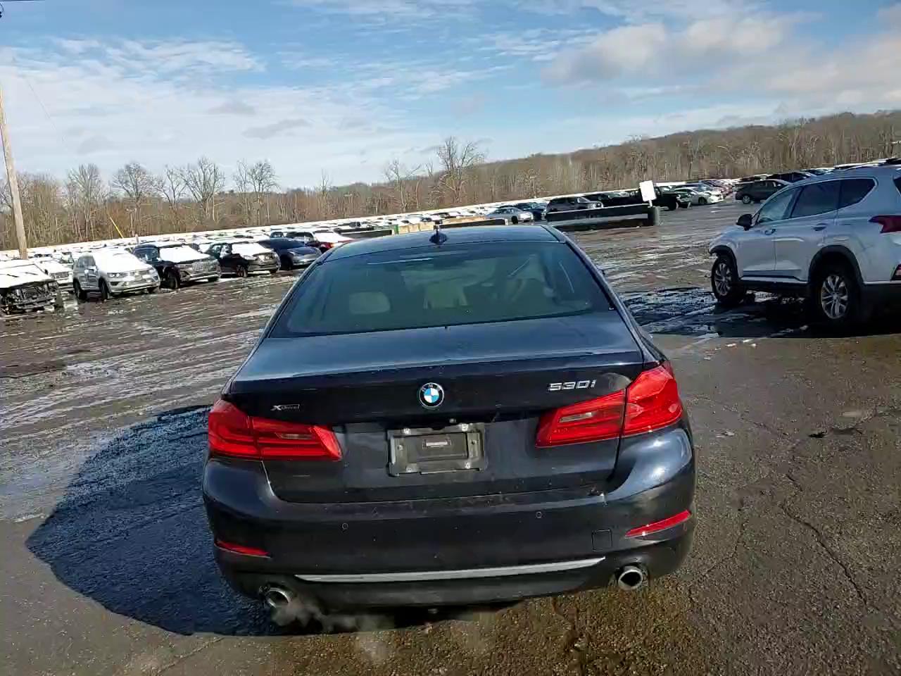 Фото: WBAJA7C50KWC78009