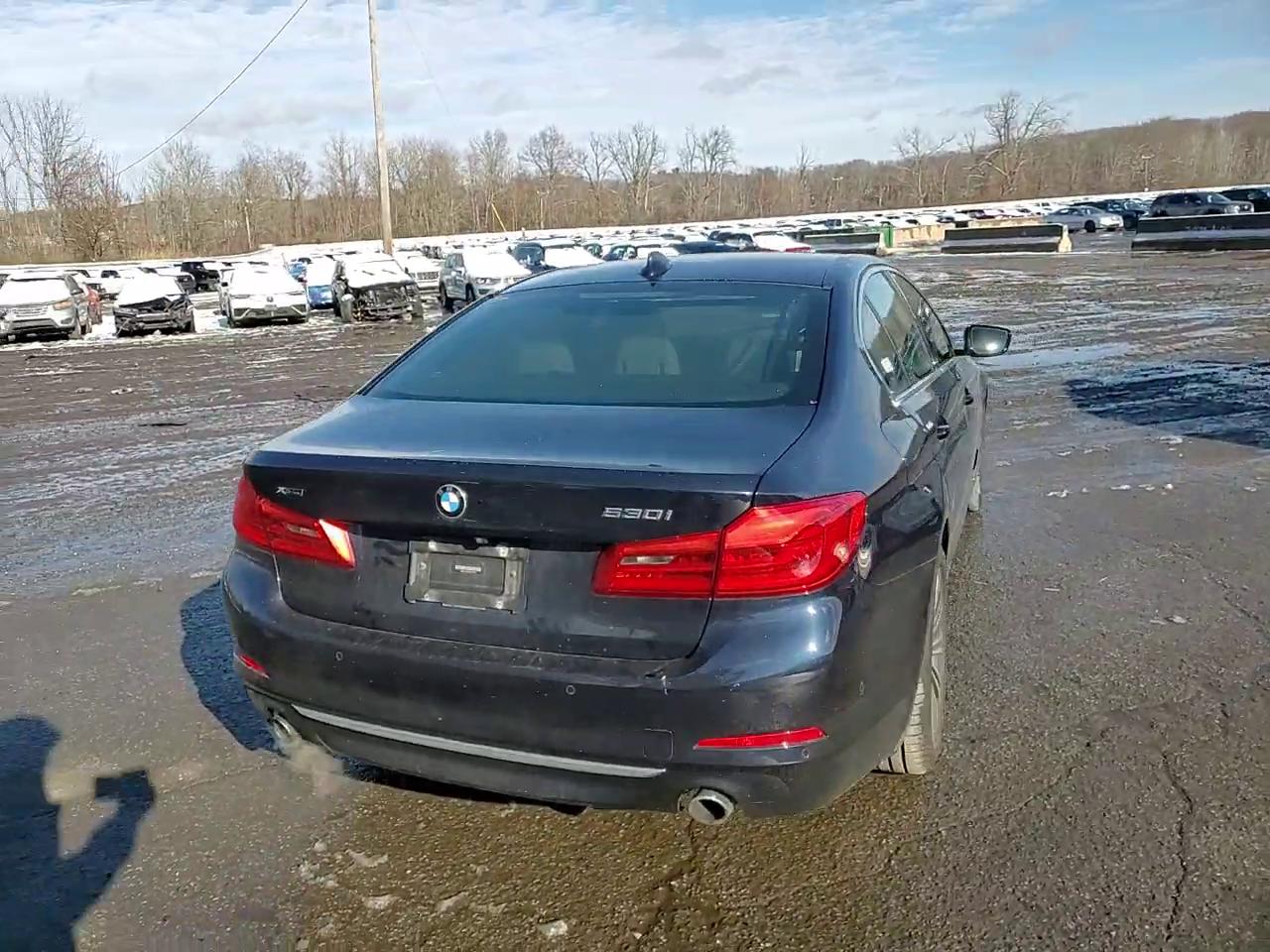 Фото: WBAJA7C50KWC78009