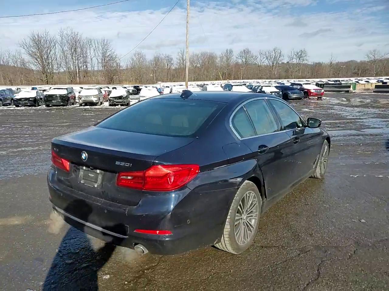 Фото: WBAJA7C50KWC78009