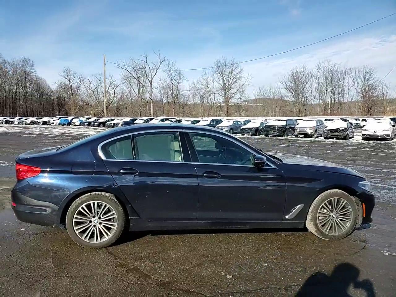 Фото: WBAJA7C50KWC78009