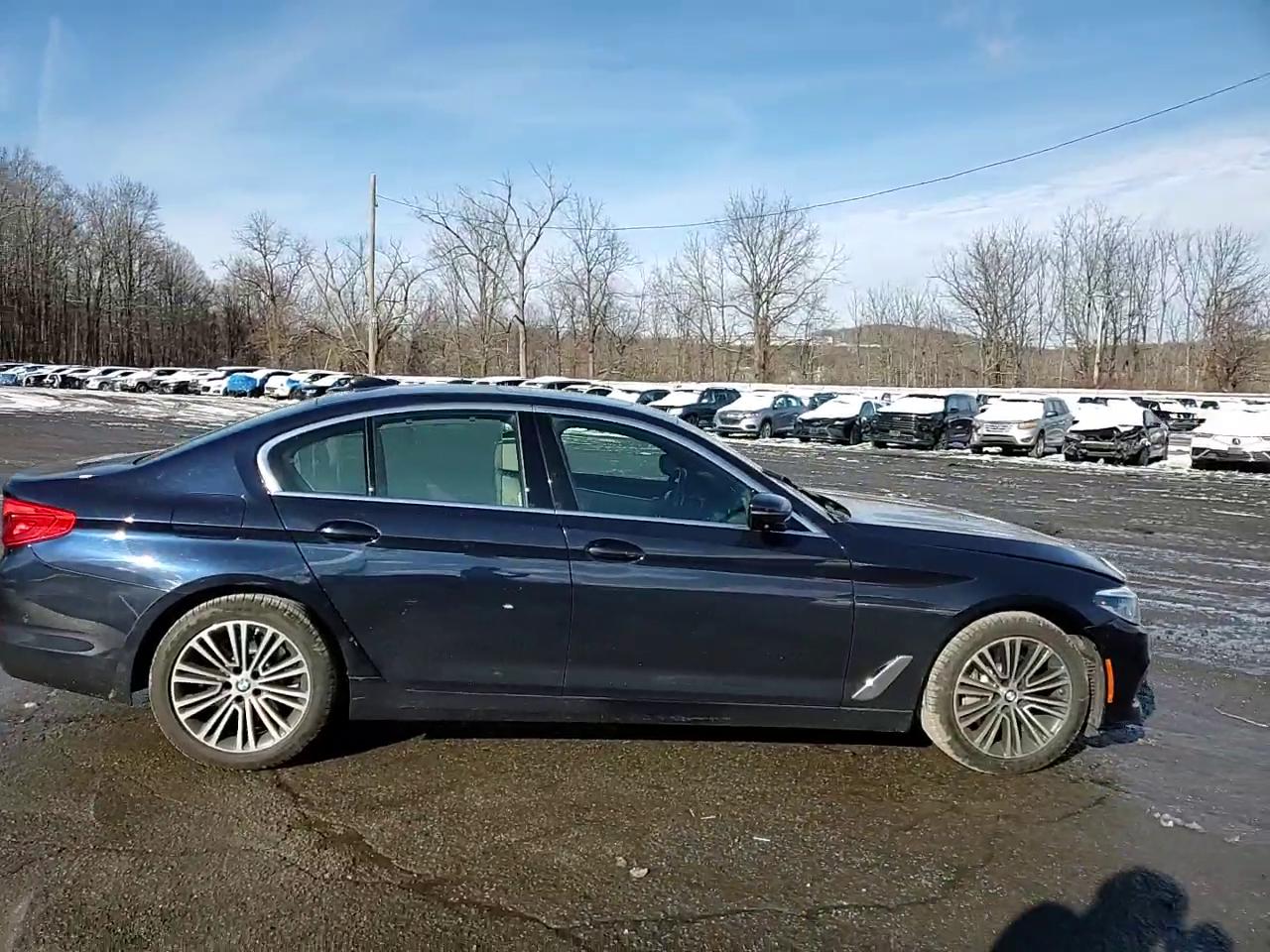 Фото: WBAJA7C50KWC78009