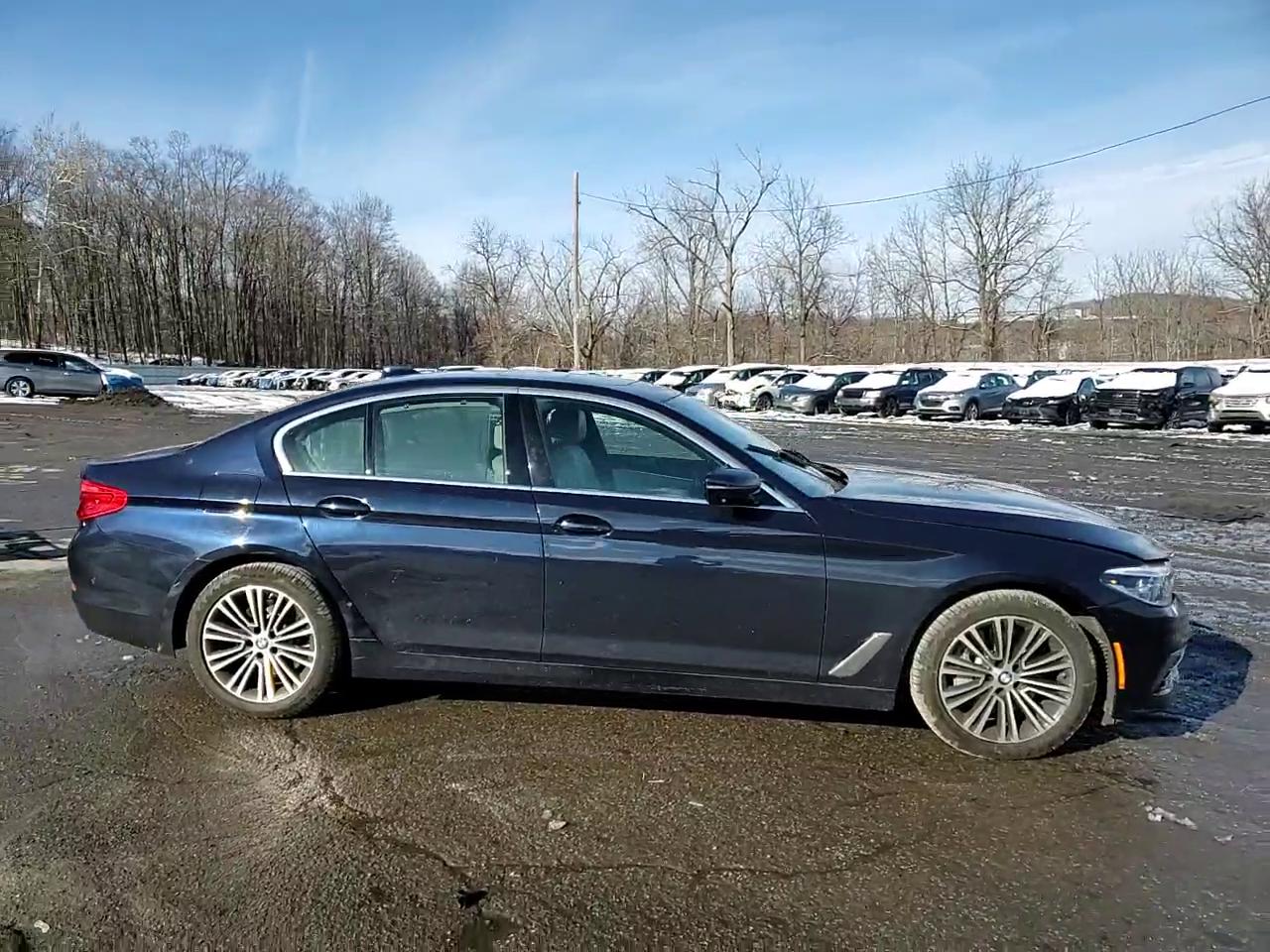 Фото: WBAJA7C50KWC78009