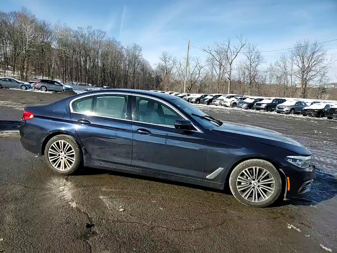 Фото: WBAJA7C50KWC78009