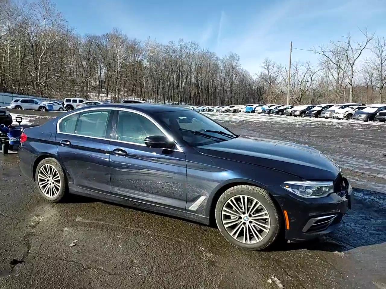 Фото: WBAJA7C50KWC78009