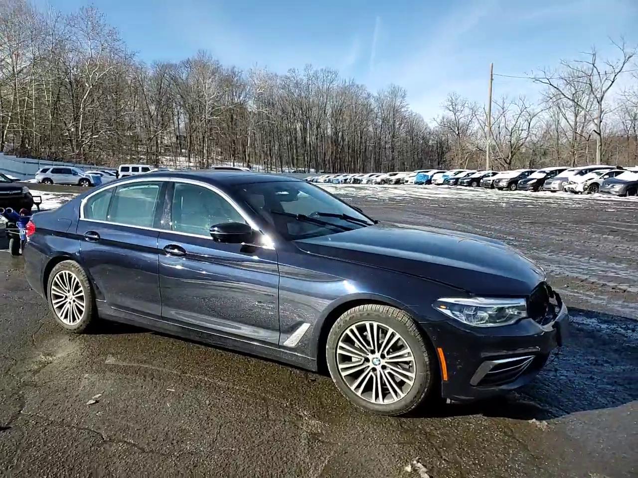 Фото: WBAJA7C50KWC78009