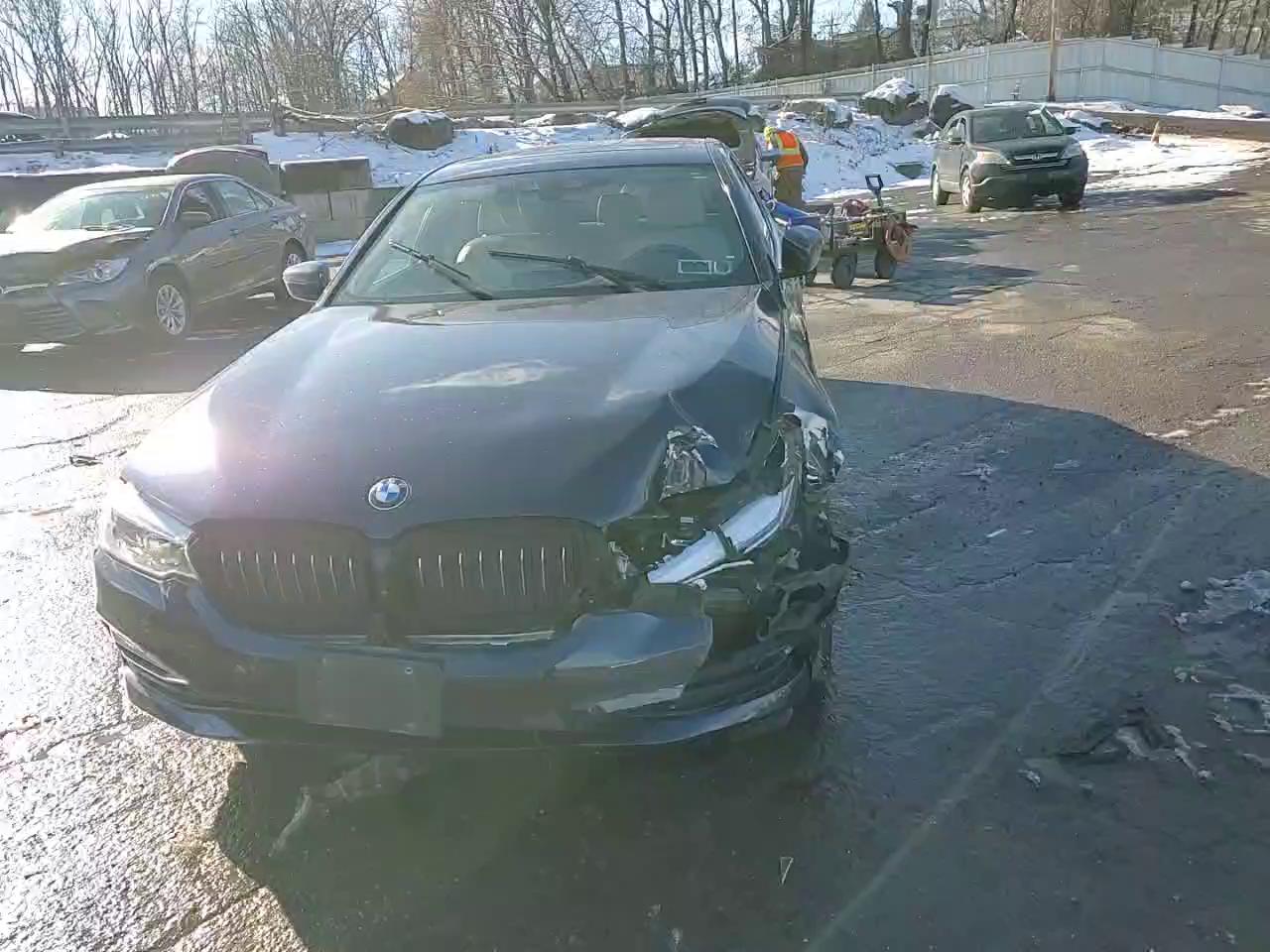 Фото: WBAJA7C50KWC78009