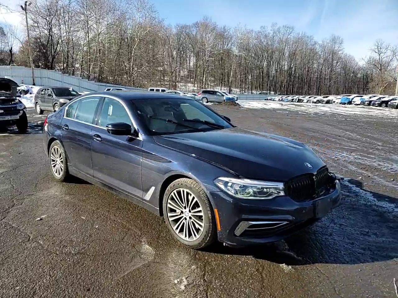 Фото: WBAJA7C50KWC78009