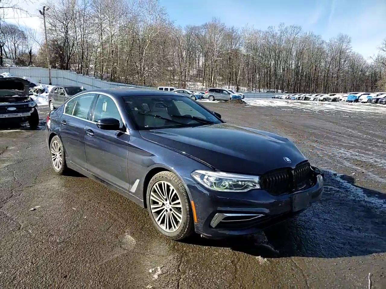 Фото: WBAJA7C50KWC78009