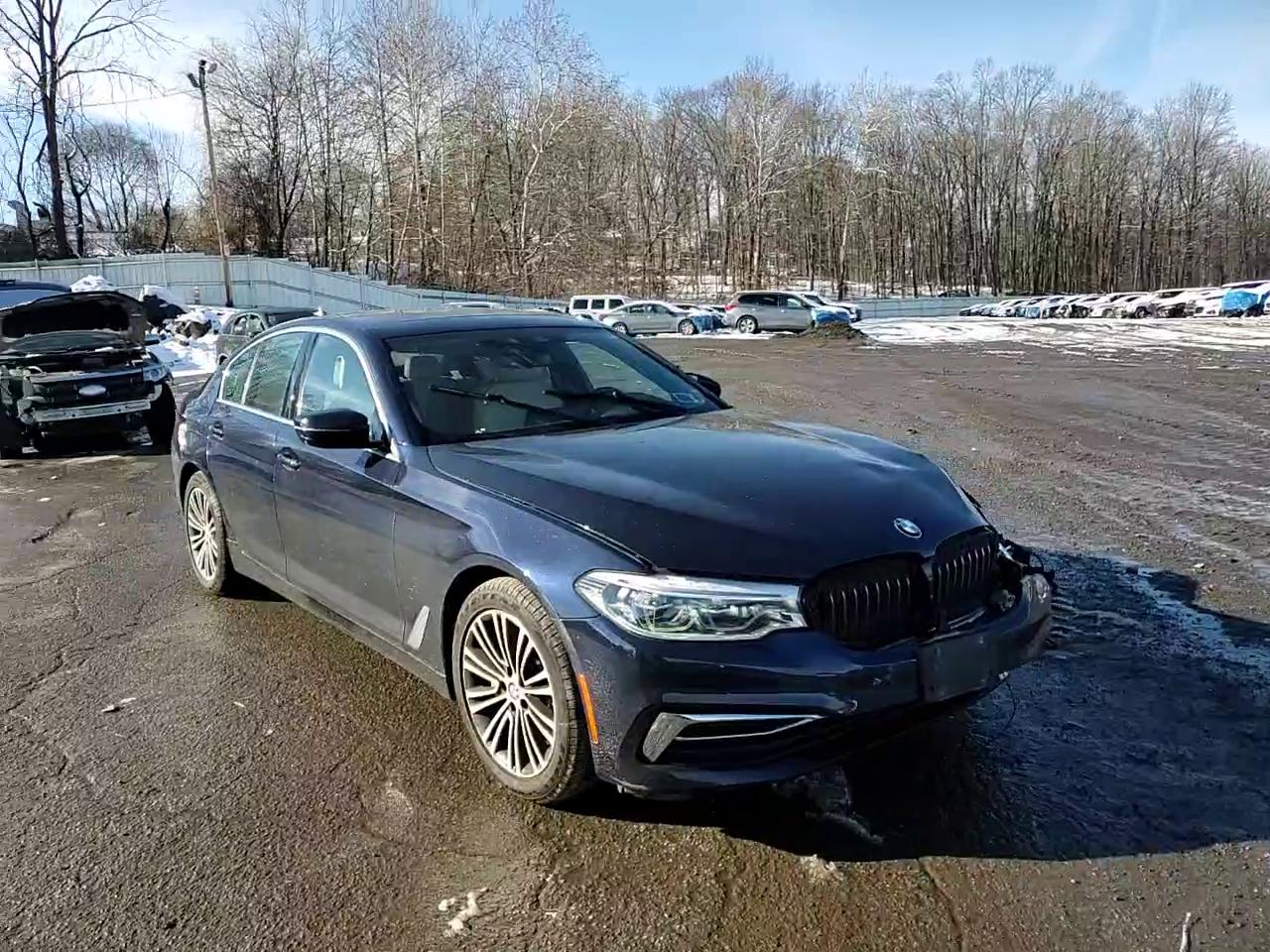 Фото: WBAJA7C50KWC78009