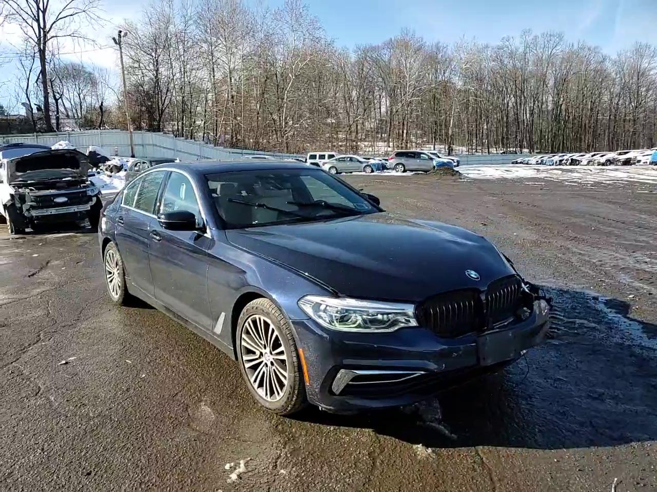 Фото: WBAJA7C50KWC78009