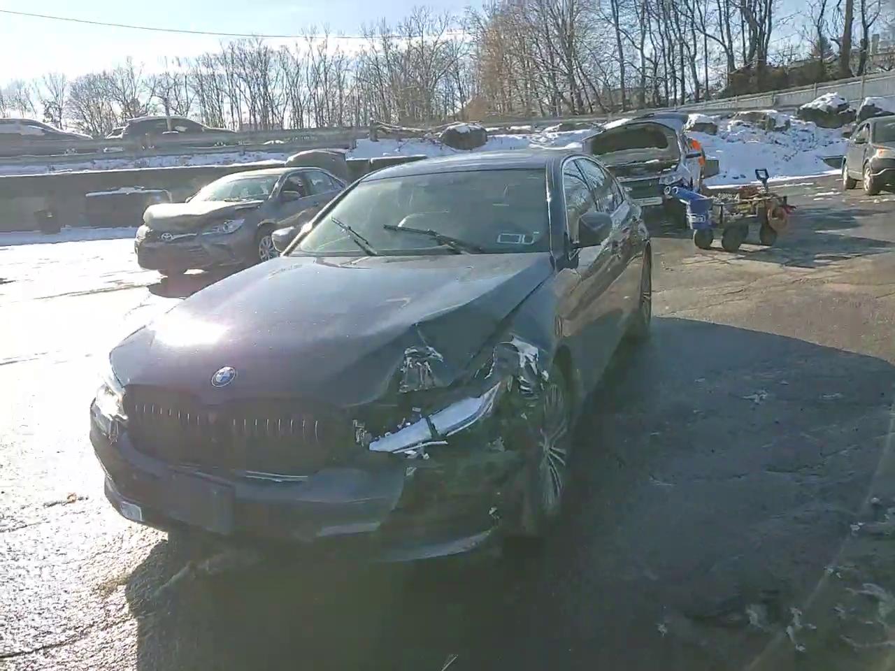 Фото: WBAJA7C50KWC78009