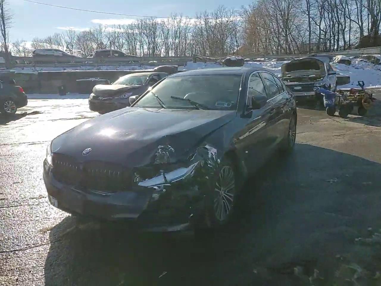 Фото: WBAJA7C50KWC78009