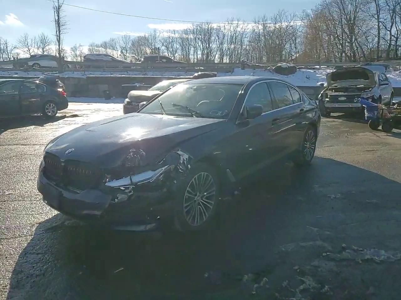 Фото: WBAJA7C50KWC78009