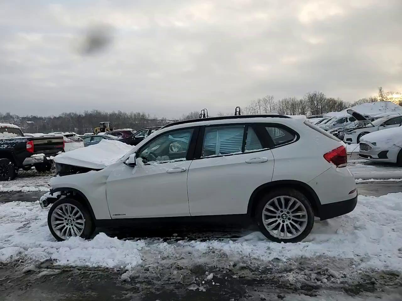 Фото: WBAVL1C50EVY18605