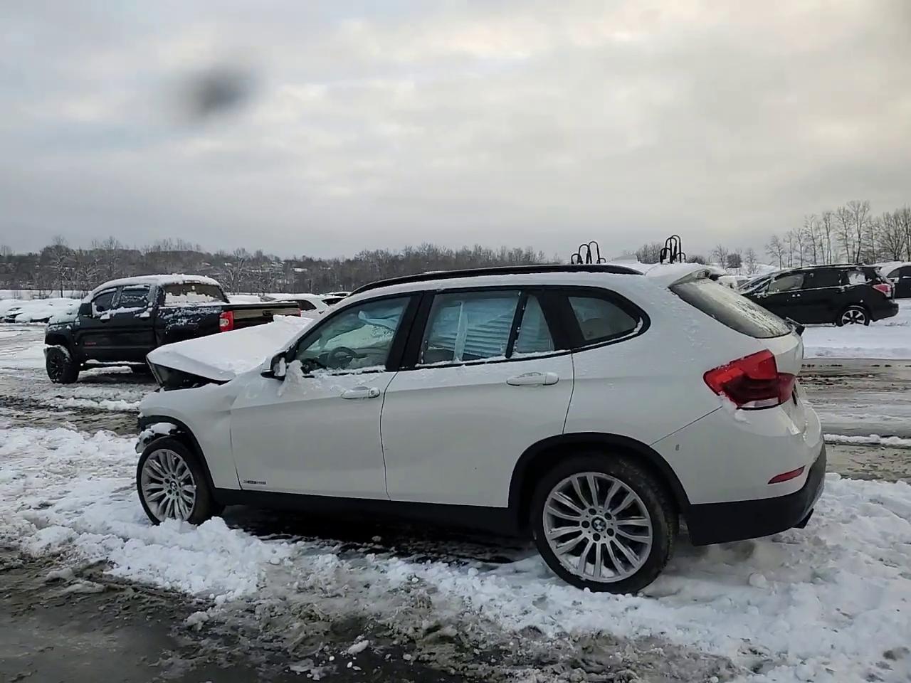 Фото: WBAVL1C50EVY18605