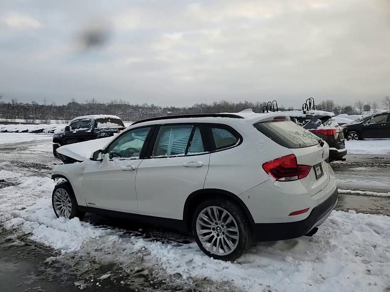 Фото: WBAVL1C50EVY18605