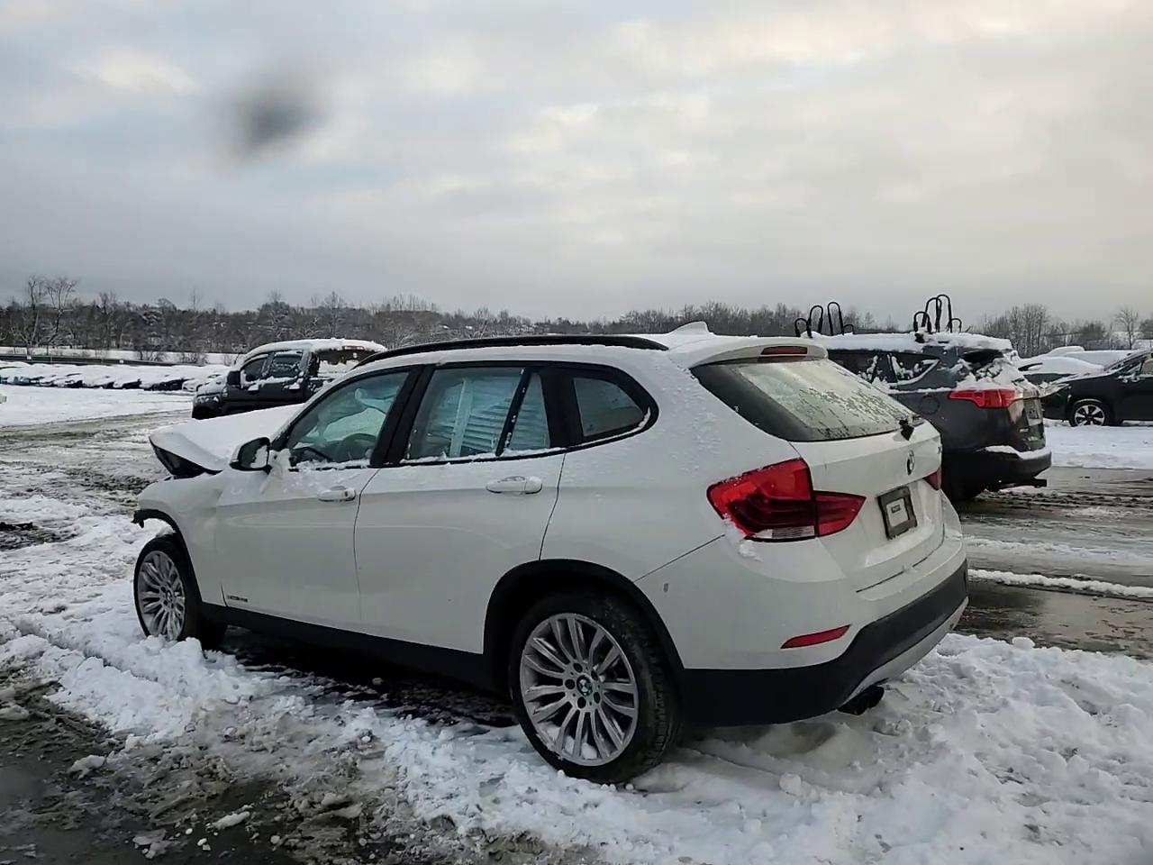 Фото: WBAVL1C50EVY18605