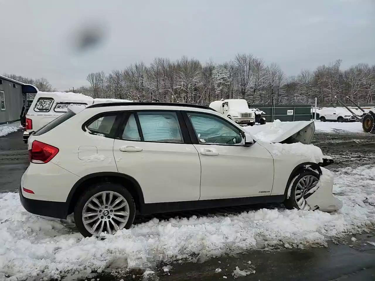 Фото: WBAVL1C50EVY18605